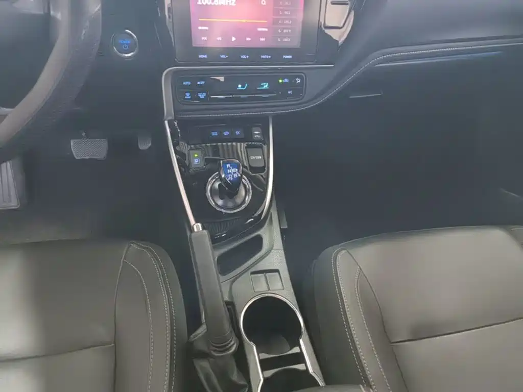 Toyota Corolla Twin Engine E+ 2019 2019 1.8L E-CVT Luxury Edition