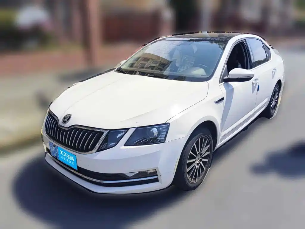 Photo 1 - Škoda Octavia