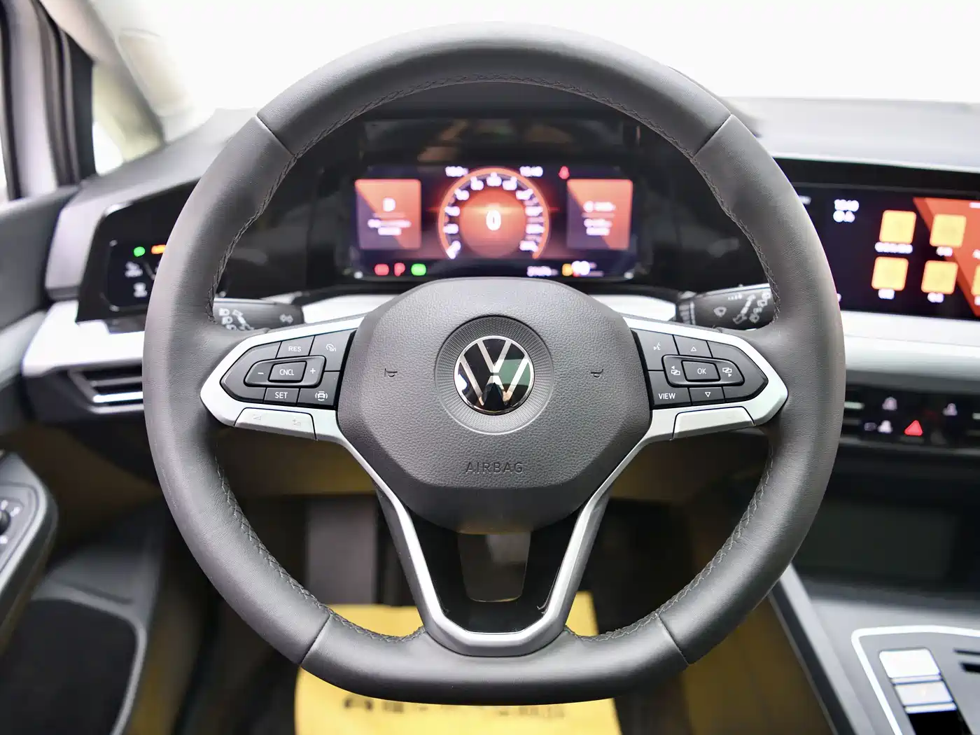Volkswagen Golf 2023 Facelift 280TSI DSG Pro фото 6