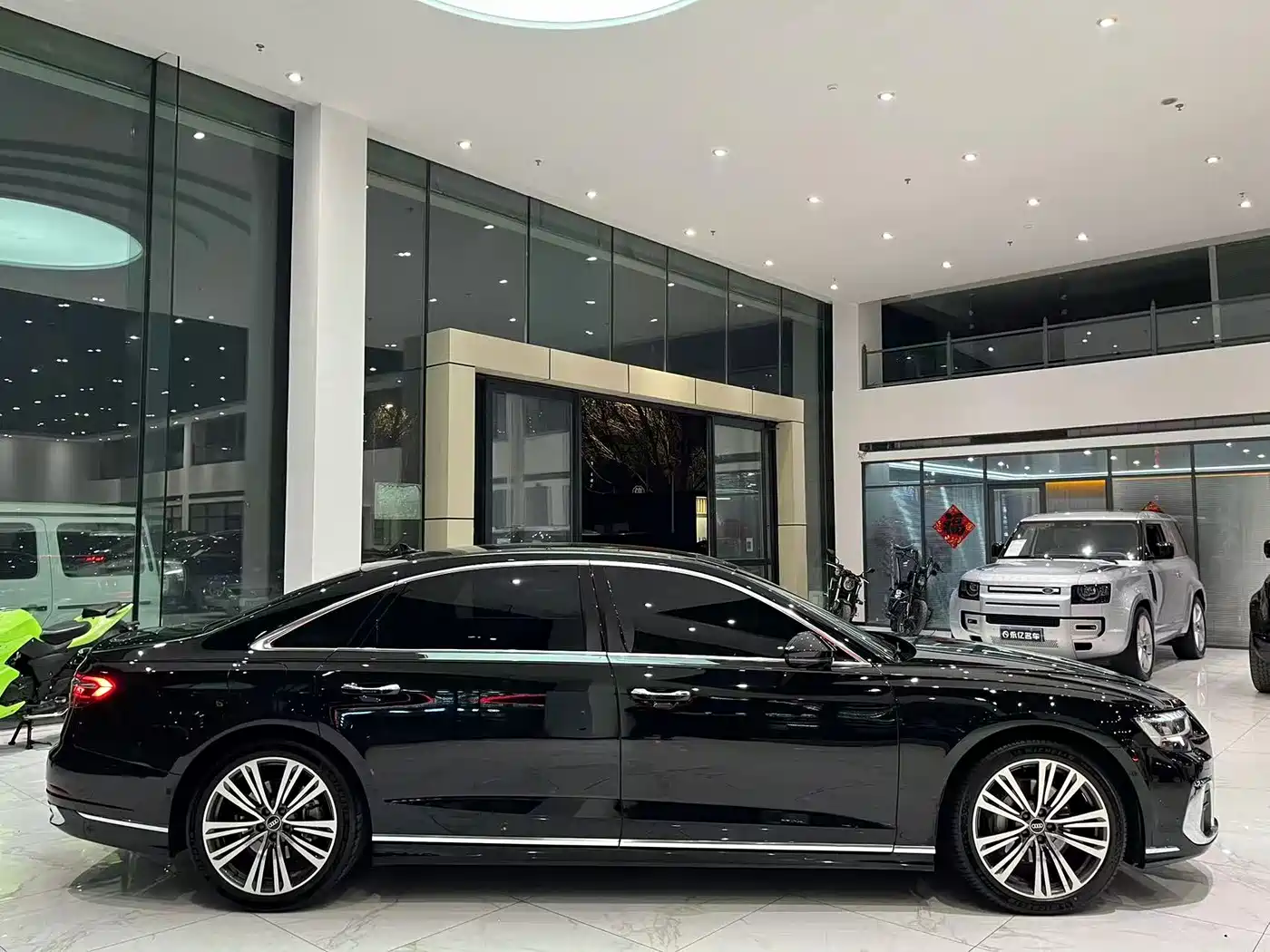 Audi A8 2023 A8L 50 TFSI quattro Exclusive фото 5