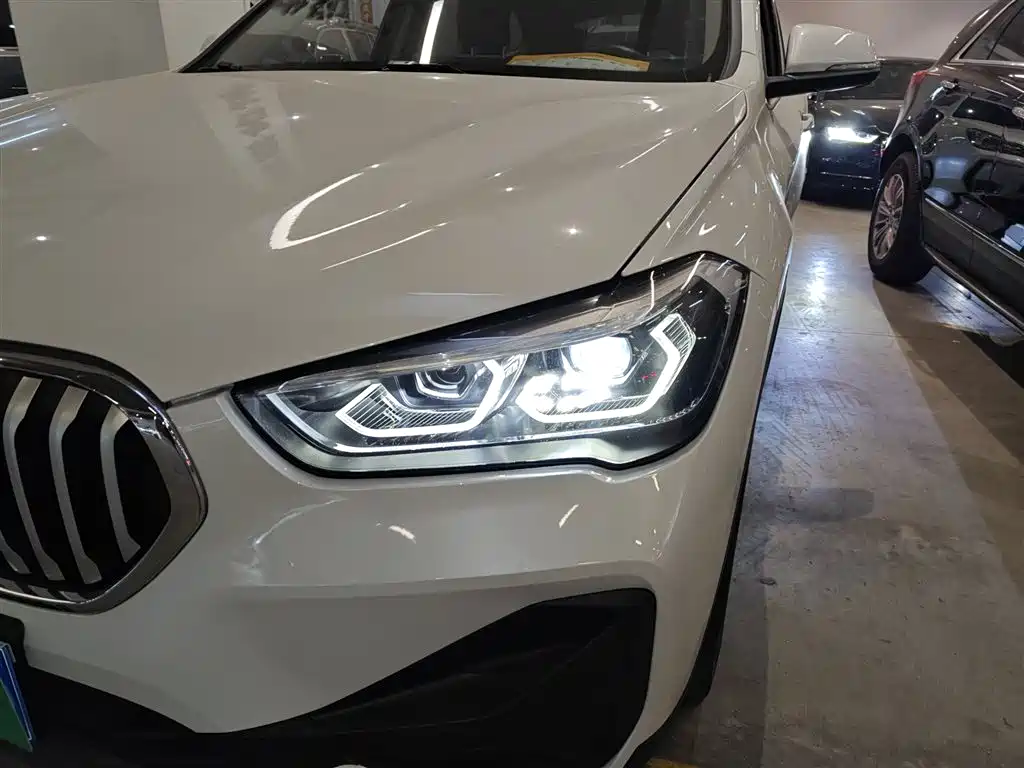 BMW X1 2022 sDrive25Li Leading фото 18