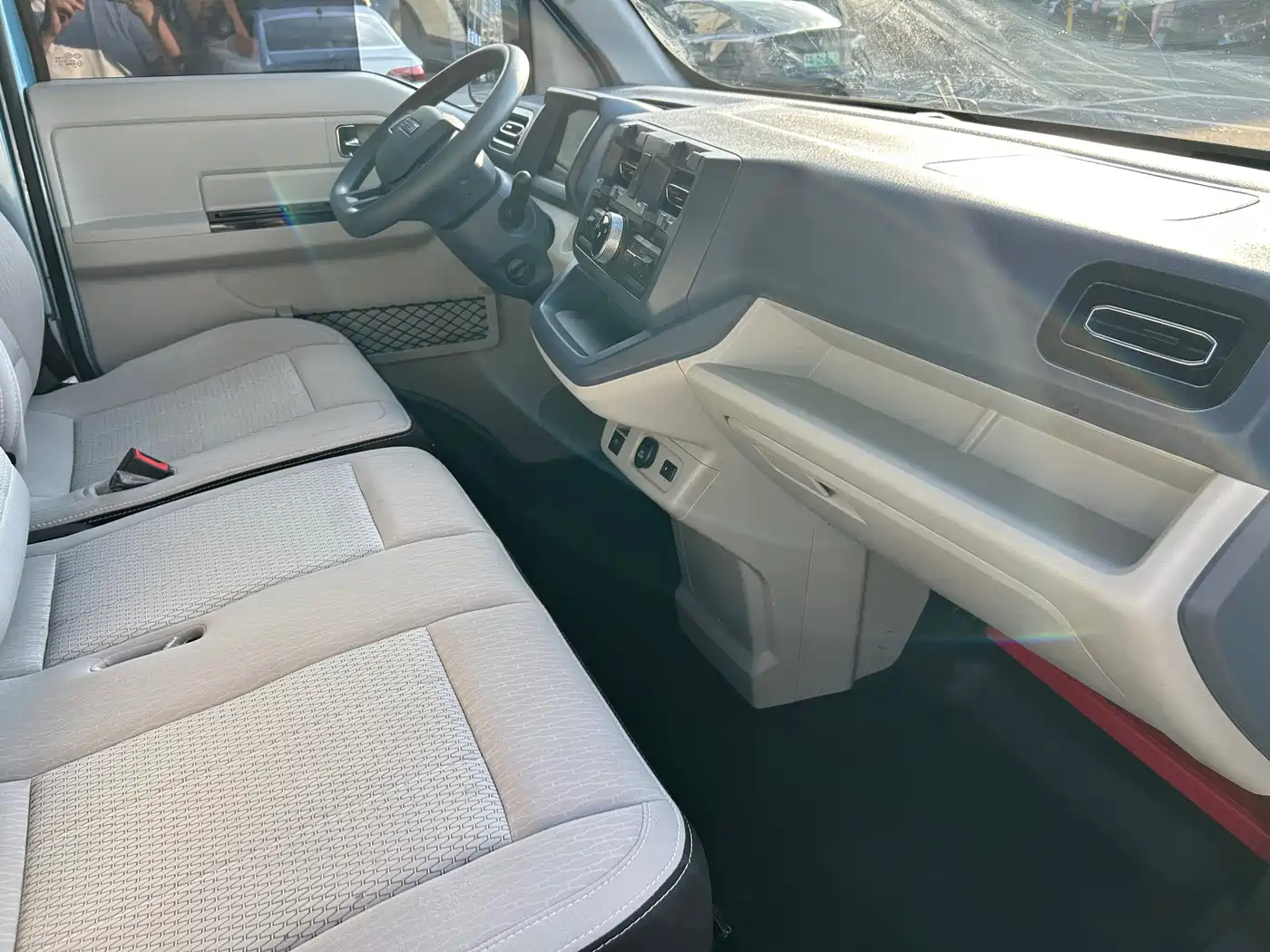 SRM Xinyuan Xinyuan E3 2025 2025 Model Fudi 310KM Utility Passenger