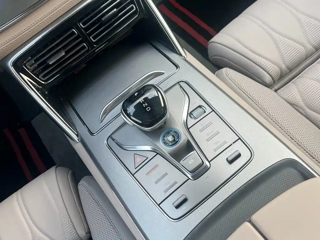 BYD Tang New Energy 2025 Smart Driving Edition DM-i 115KM Flagship фото 17