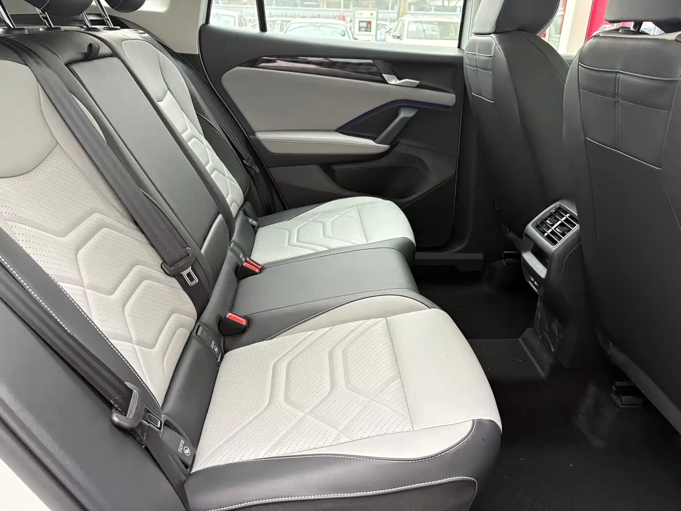 Volkswagen Tayron 2026 Model Tayron L 300TSI 2WD Elite фото 12