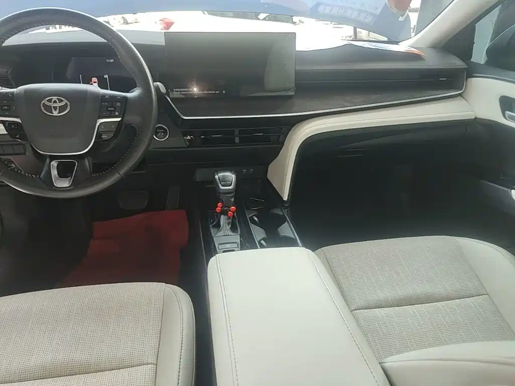 Photo 13 - Toyota Camry