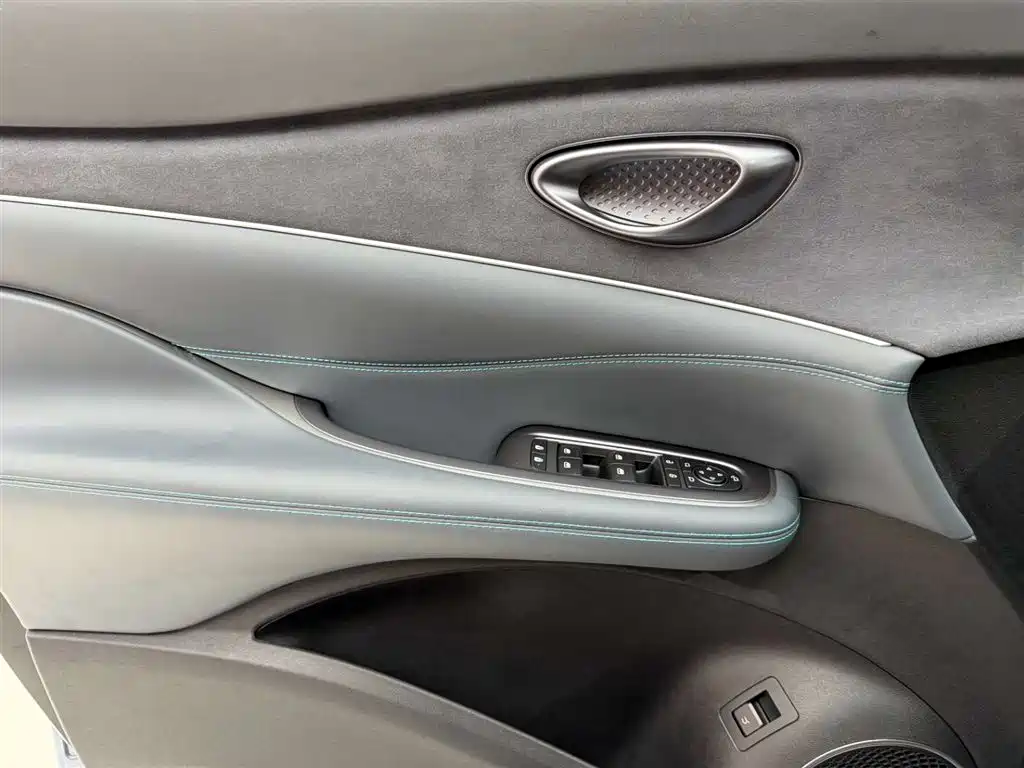 BYD Hai Shi 07 DM-i 2025 150 Pilot+ Edition фото 21