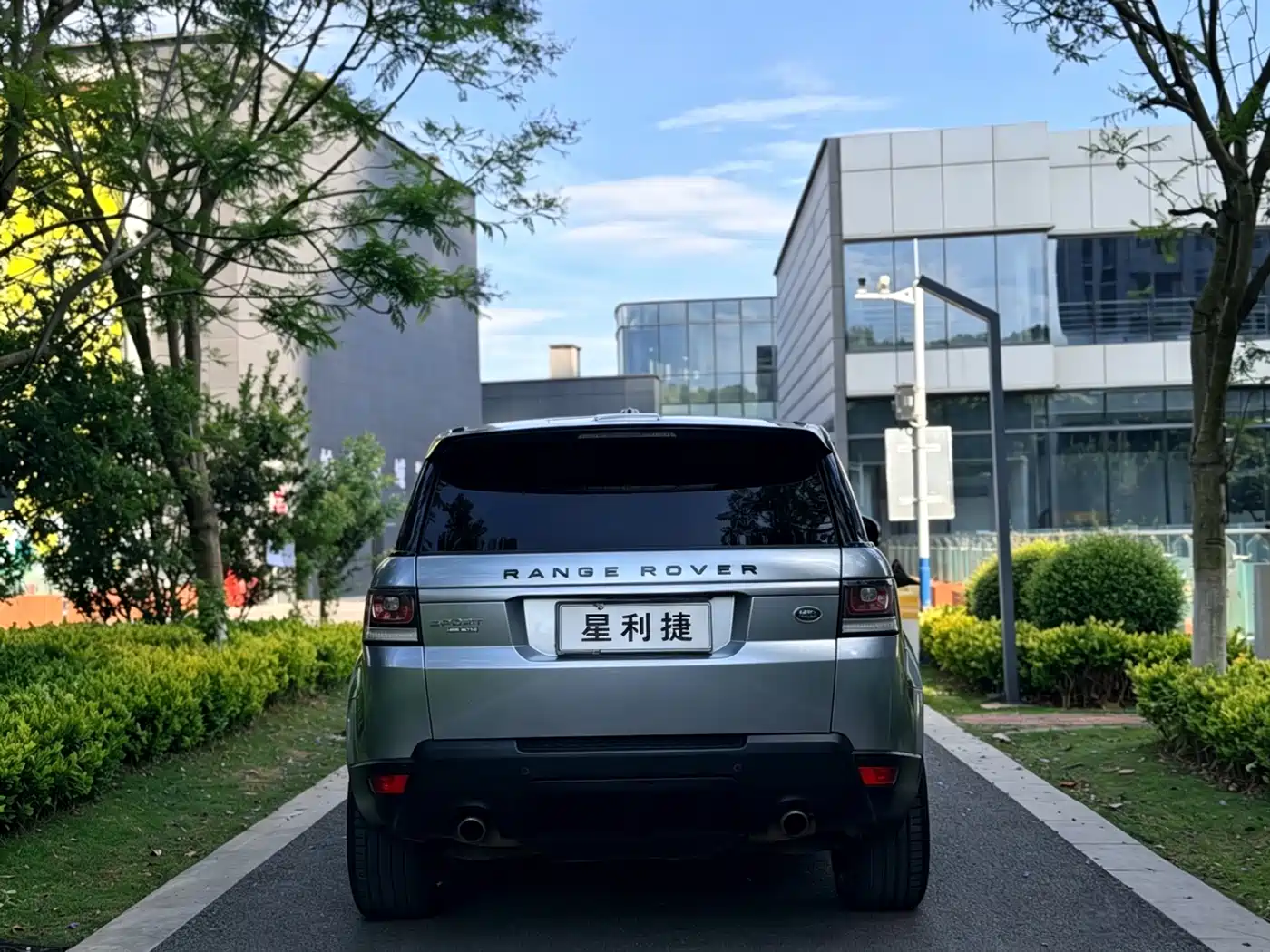 Land Rover Range Rover Sport 2015 3.0 SC V6 HSE фото 9