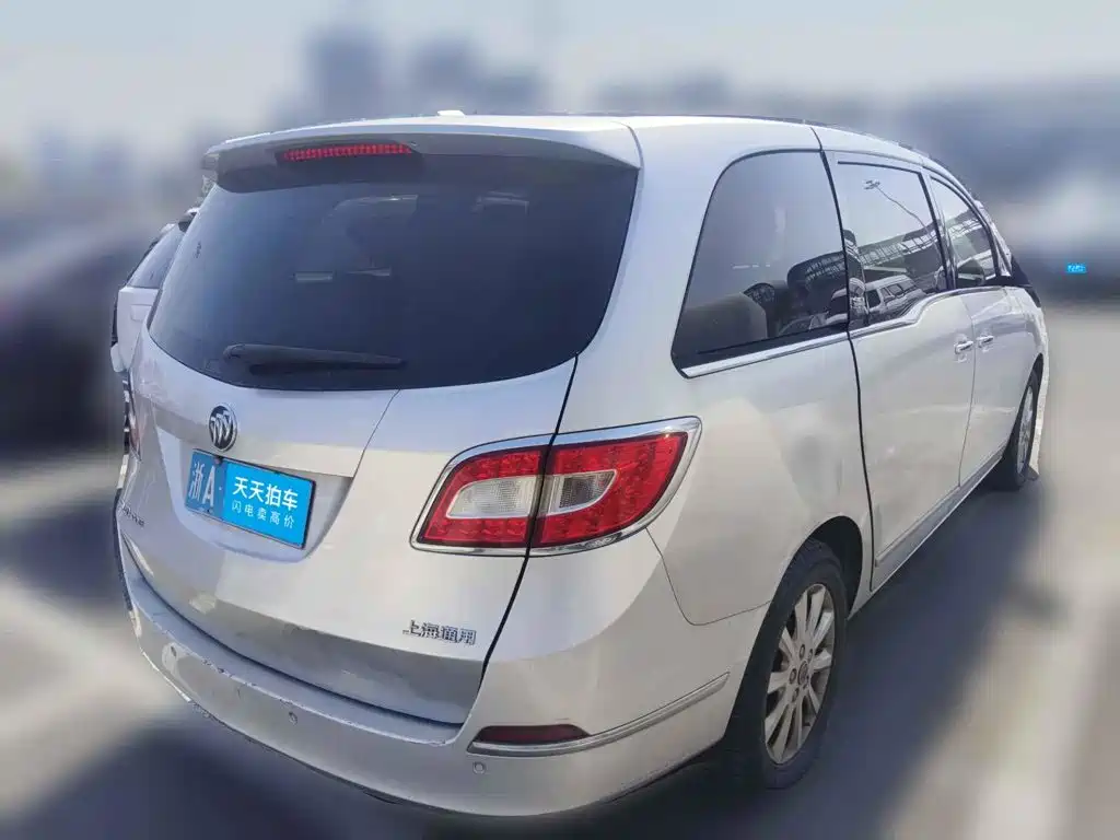Фото 5 - Buick GL8