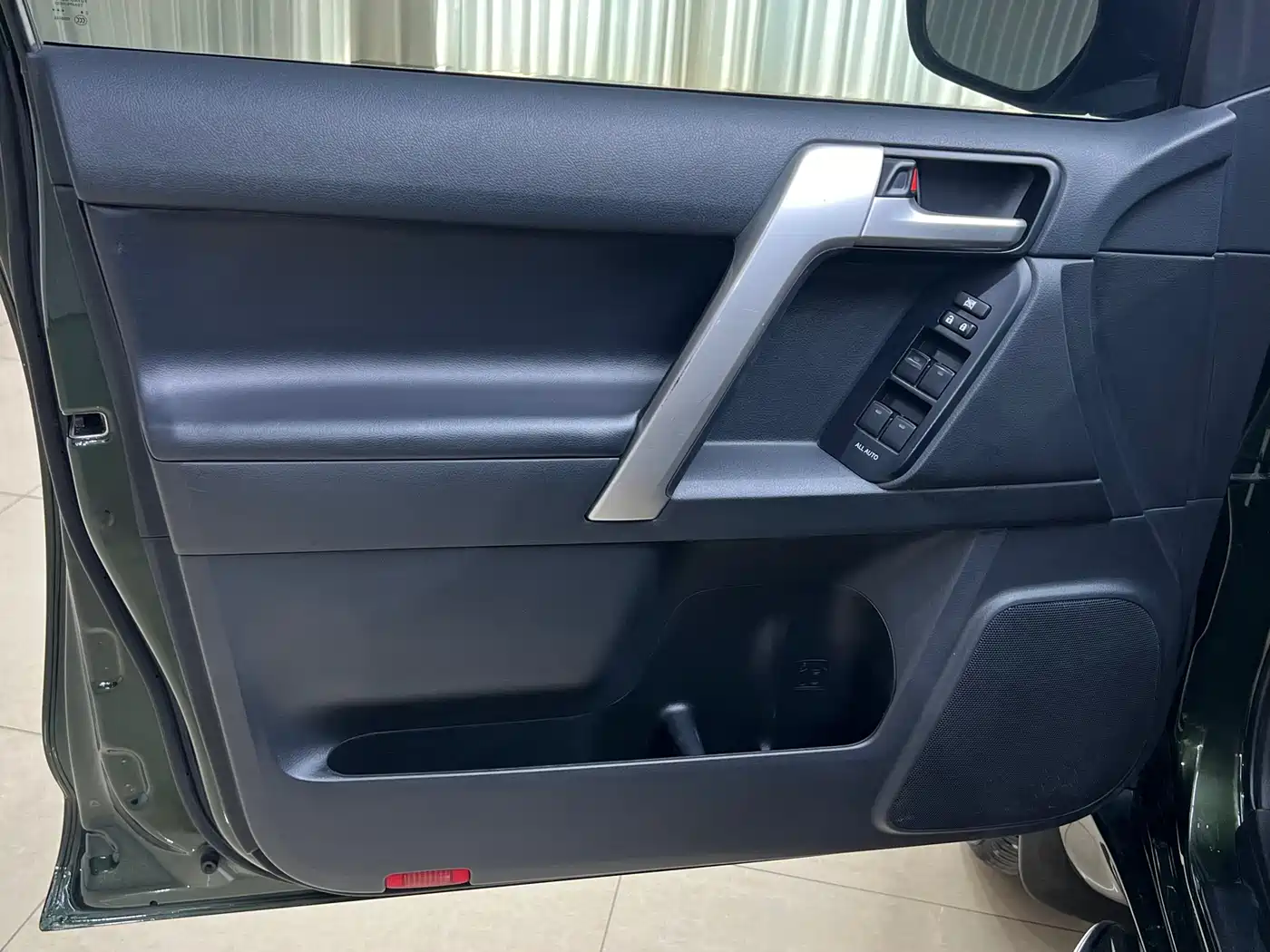 Toyota Prado 2018 3.5L Automatic TX-L Rear-mounted Spare Tire фото 8