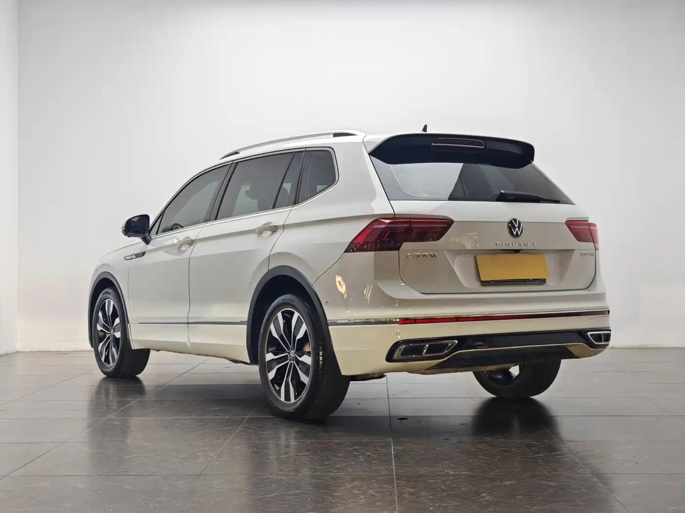 Volkswagen Tiguan L 2023 330TSI Auto 2WD R-Line Flagship Edition фото 4