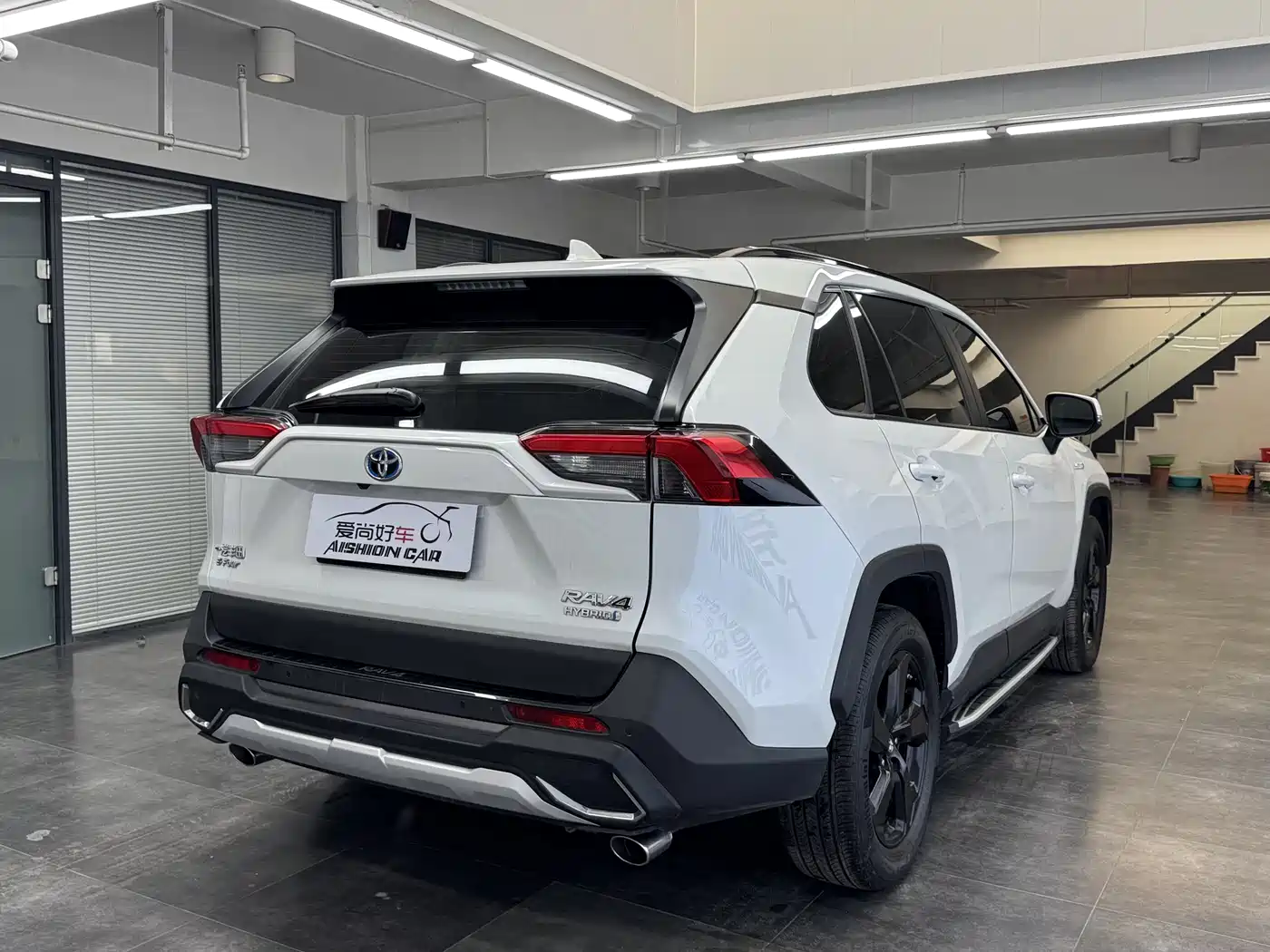 Toyota RAV4 Rongfang 2021 Hybrid 2.5L E-CVT AWD Elite PLUS Edition фото 7