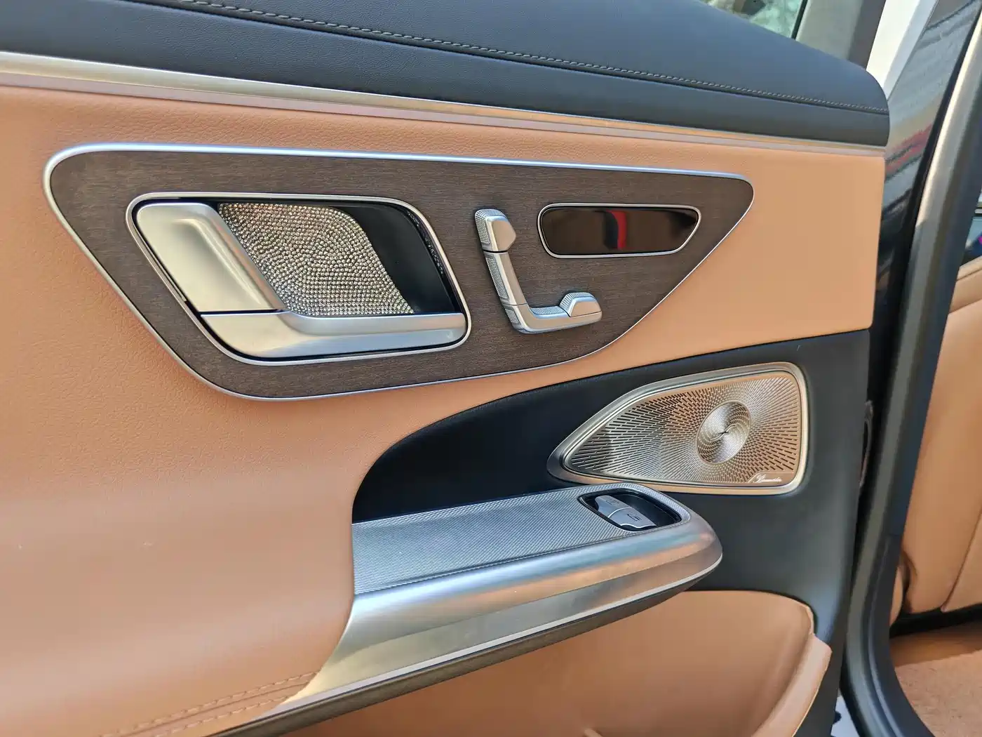 Mercedes-Benz E-Class 2024 Model E 300 L Luxury фото 20
