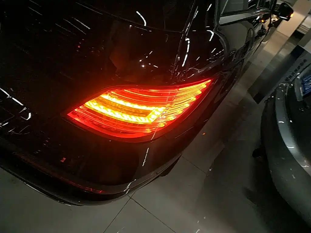 Mercedes-Benz R-Class 2015 R 320 4MATIC Luxury фото 8