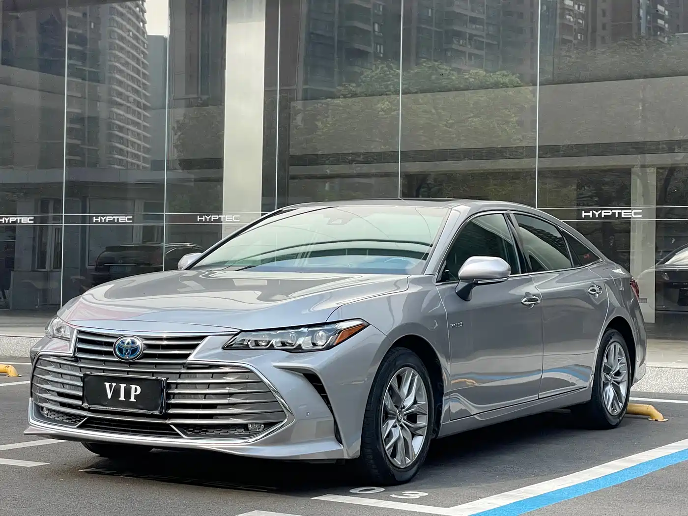 Toyota Avalon 2019 Hybrid 2.5L Luxury Edition China VI фото 3