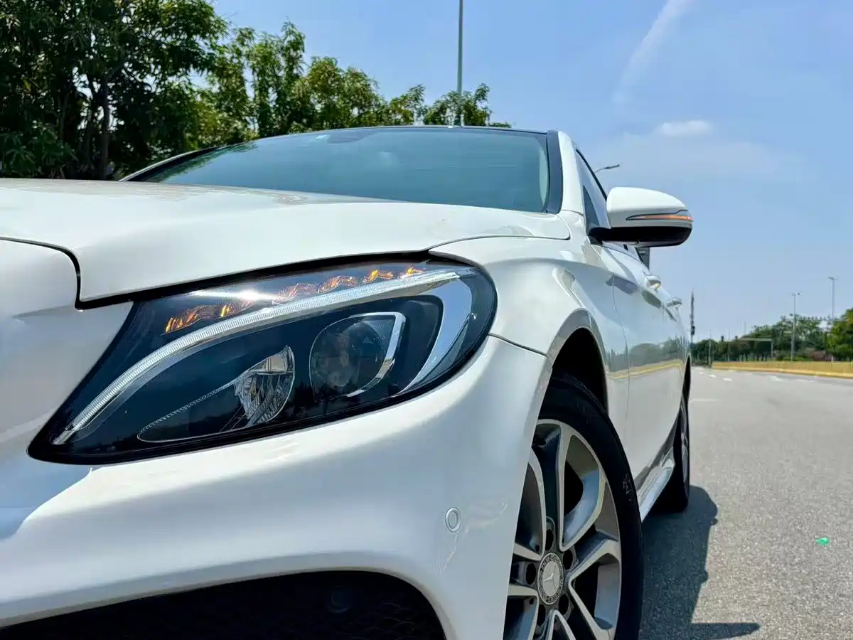 Mercedes-Benz C-Class 2015 Facelift C 200 L Sport фото 12