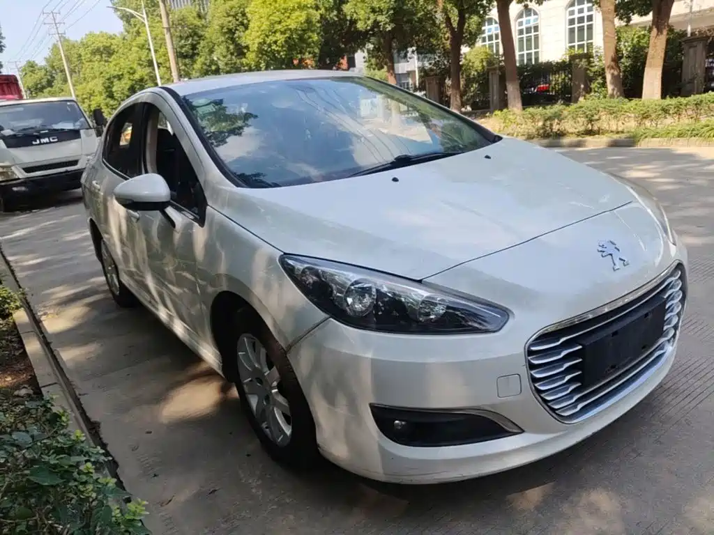 Peugeot 308 2017 2014 Model Joy Edition Classic 1.6L Manual Superior Style