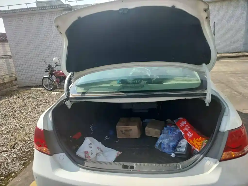 Фото 7 - Toyota Camry