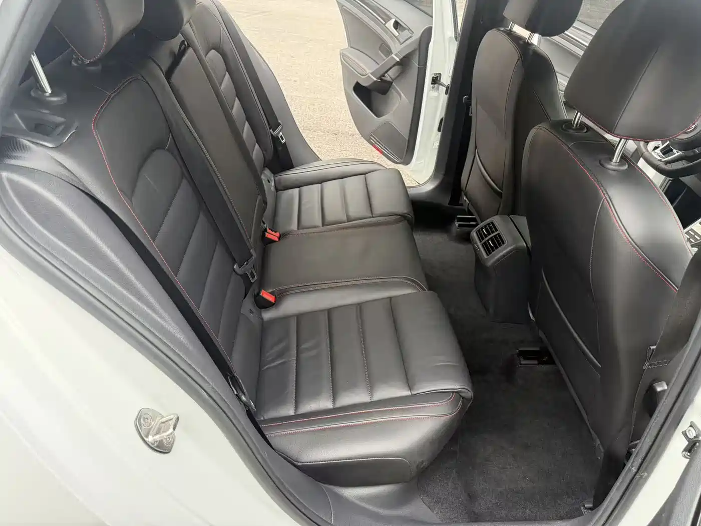 Volkswagen Golf GTI 2016 2.0TSI GTI фото 9