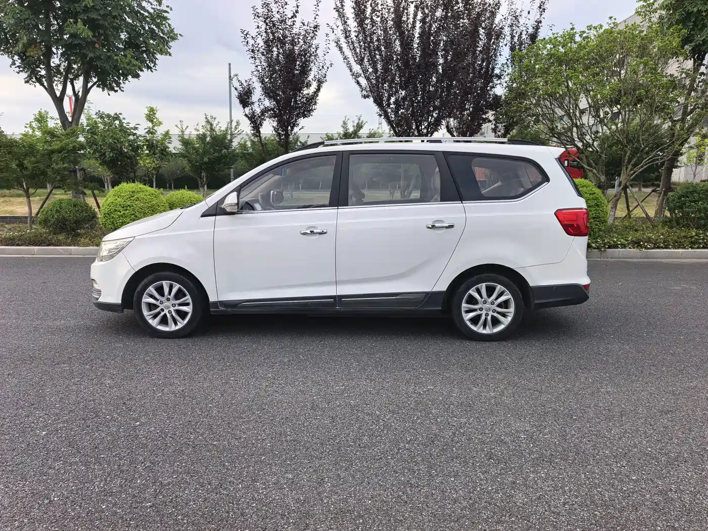 Baojun 730 2015 2016 1.5L Manual Comfort 7-seater China V