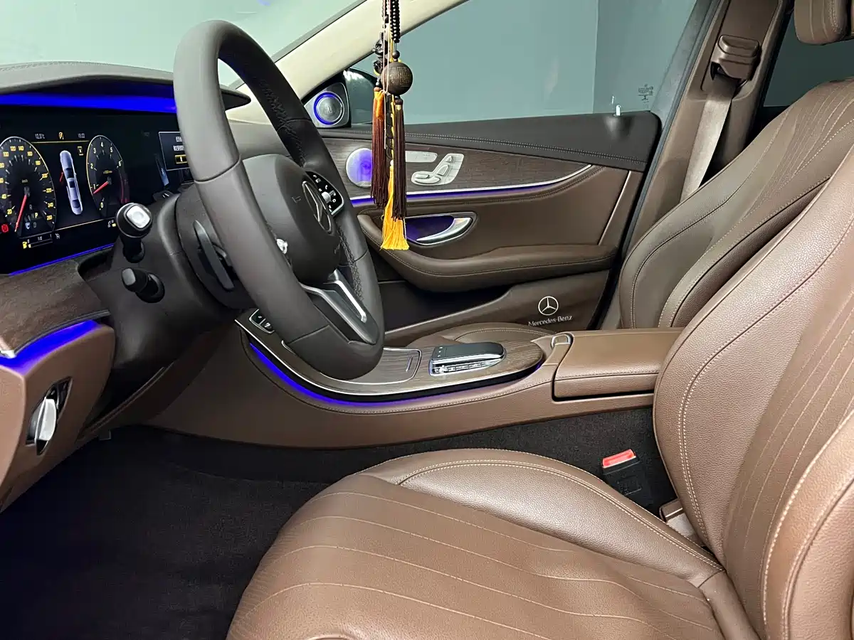 Mercedes-Benz E-Class 2020 E 300 L Fashion фото 3
