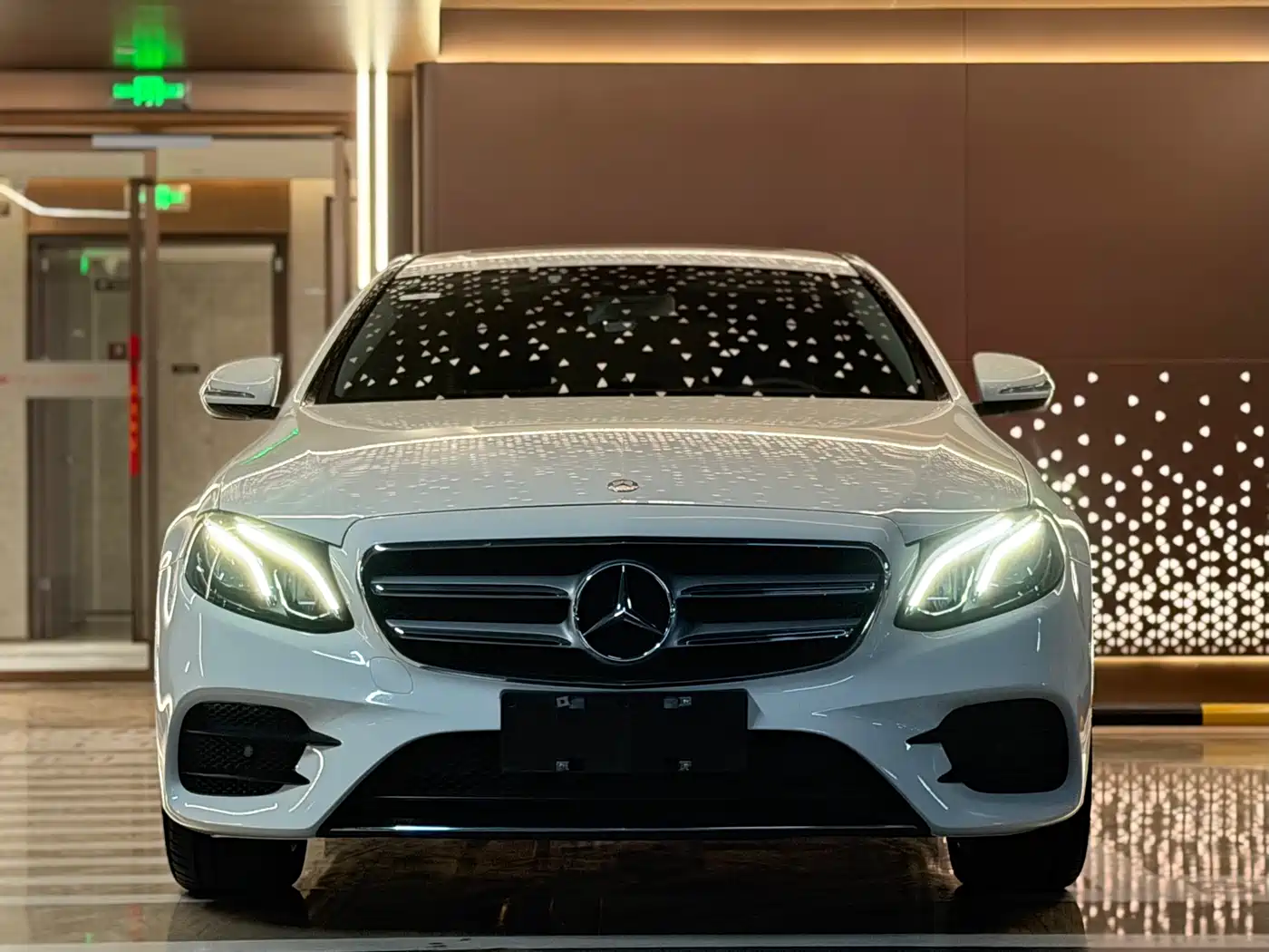 Mercedes-Benz E-Class 2017 E 200 L 4MATIC фото 2
