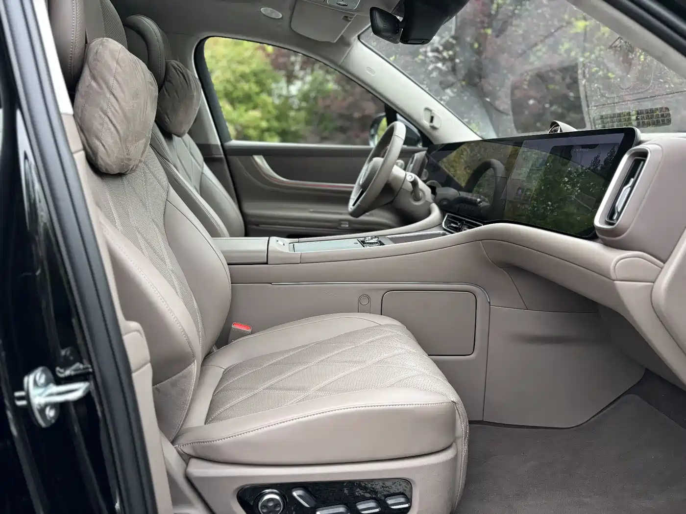 AITO Wenjie AITO M9 2025 Extended Range Ultra 52kWh 6-Seater фото 7