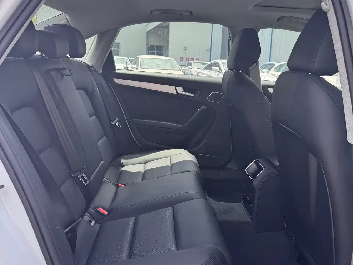 Audi A4L 2013 35 TFSI Automatic Standard фото 13