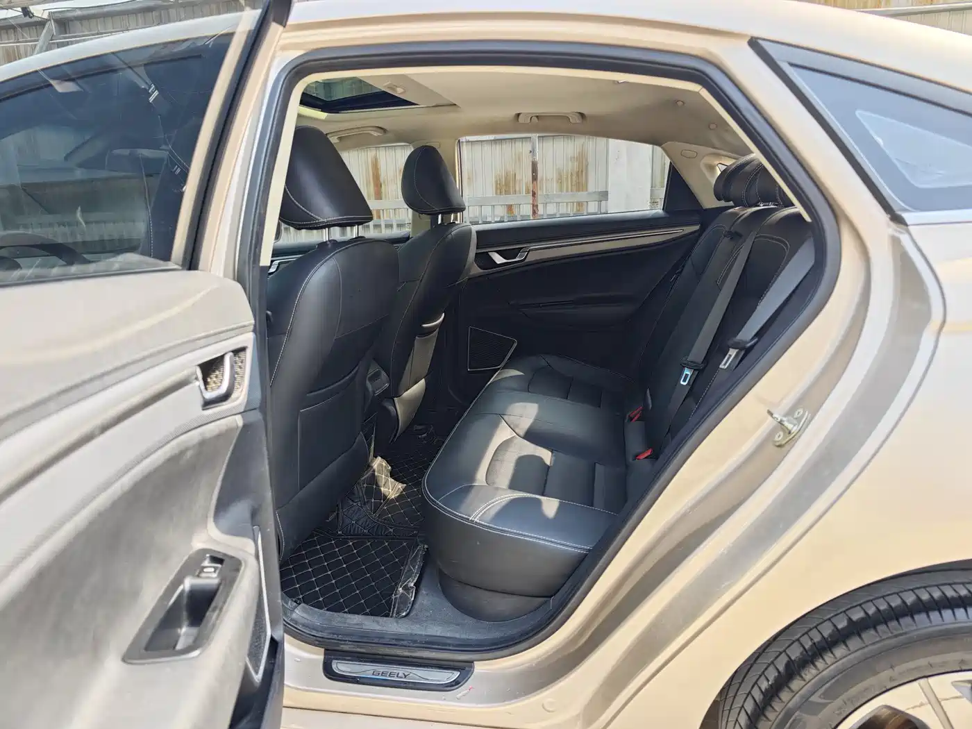 Фото 8 - Geely Emgrand GL