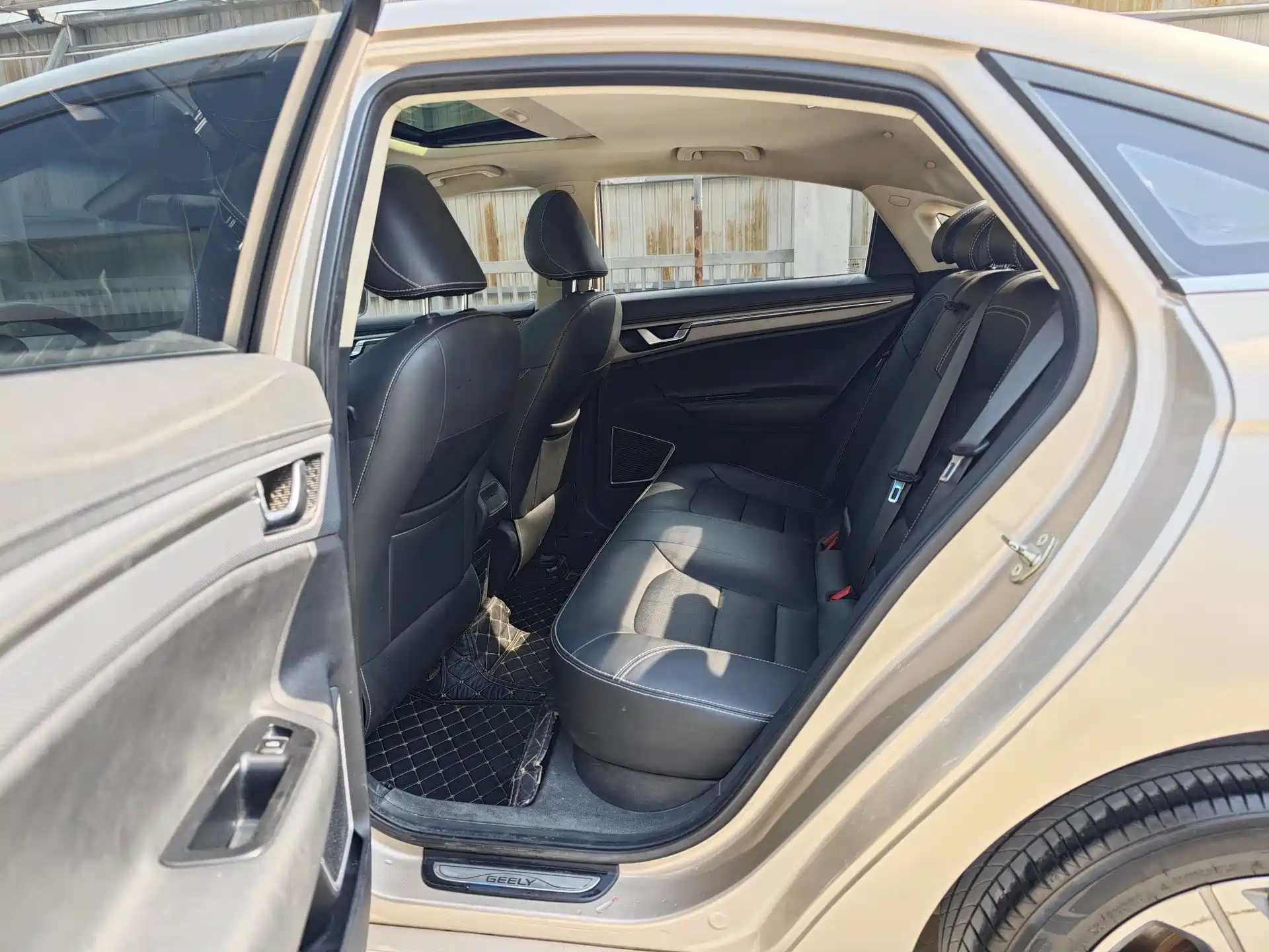 Photo 8 - Geely Emgrand GL