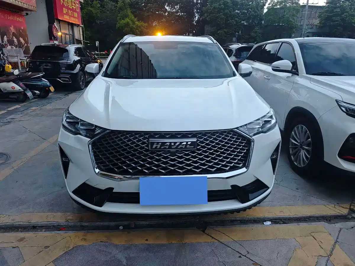 Photo 2 - Haval H6