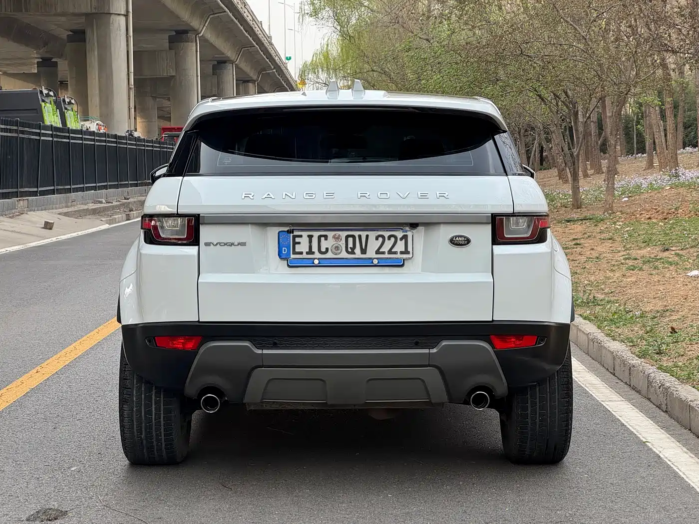 Land Rover Range Rover Evoque 2017 2.0T SE Smart Shine Edition фото 5