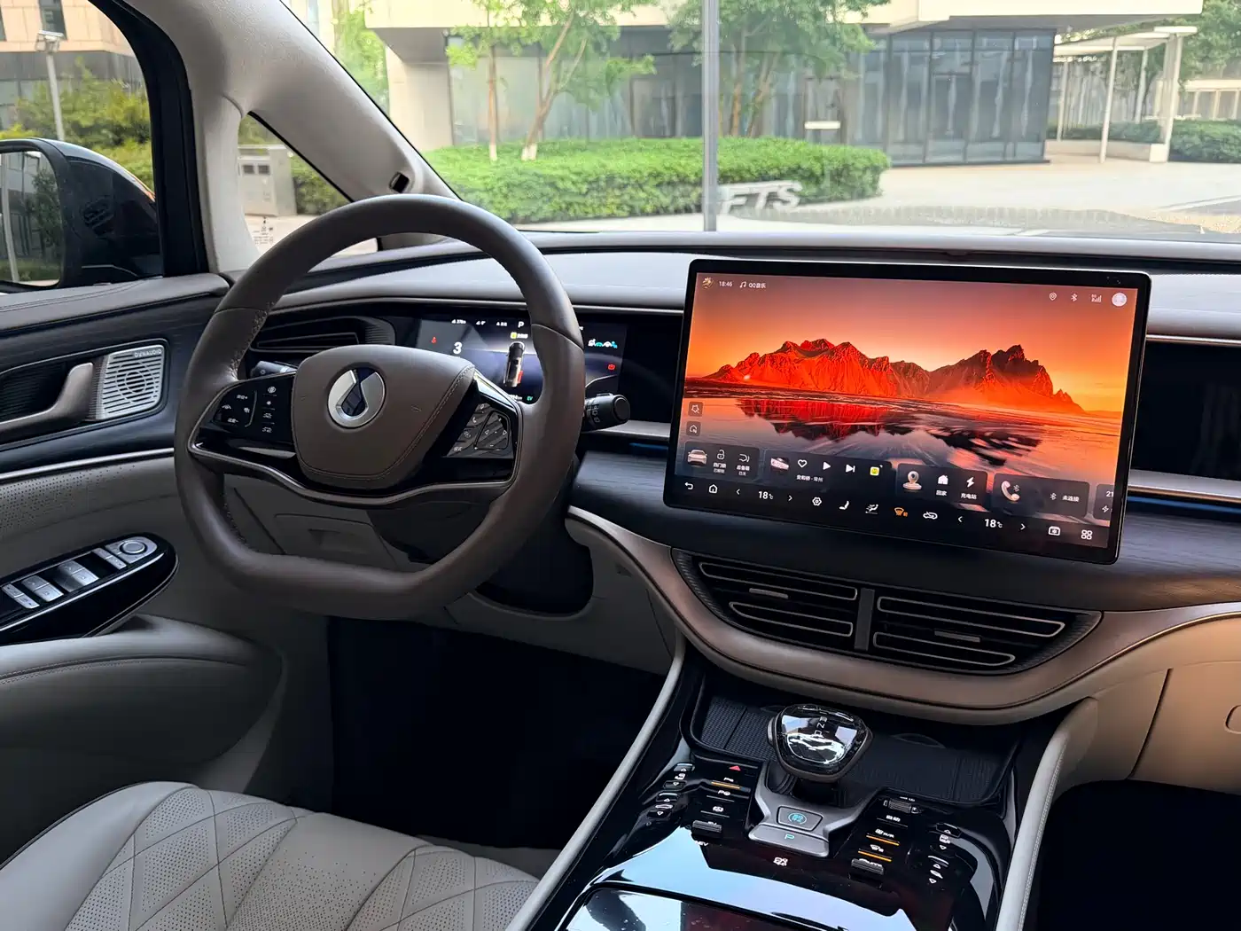 Denza D9 2022 DM-i 970 AWD Flagship фото 22