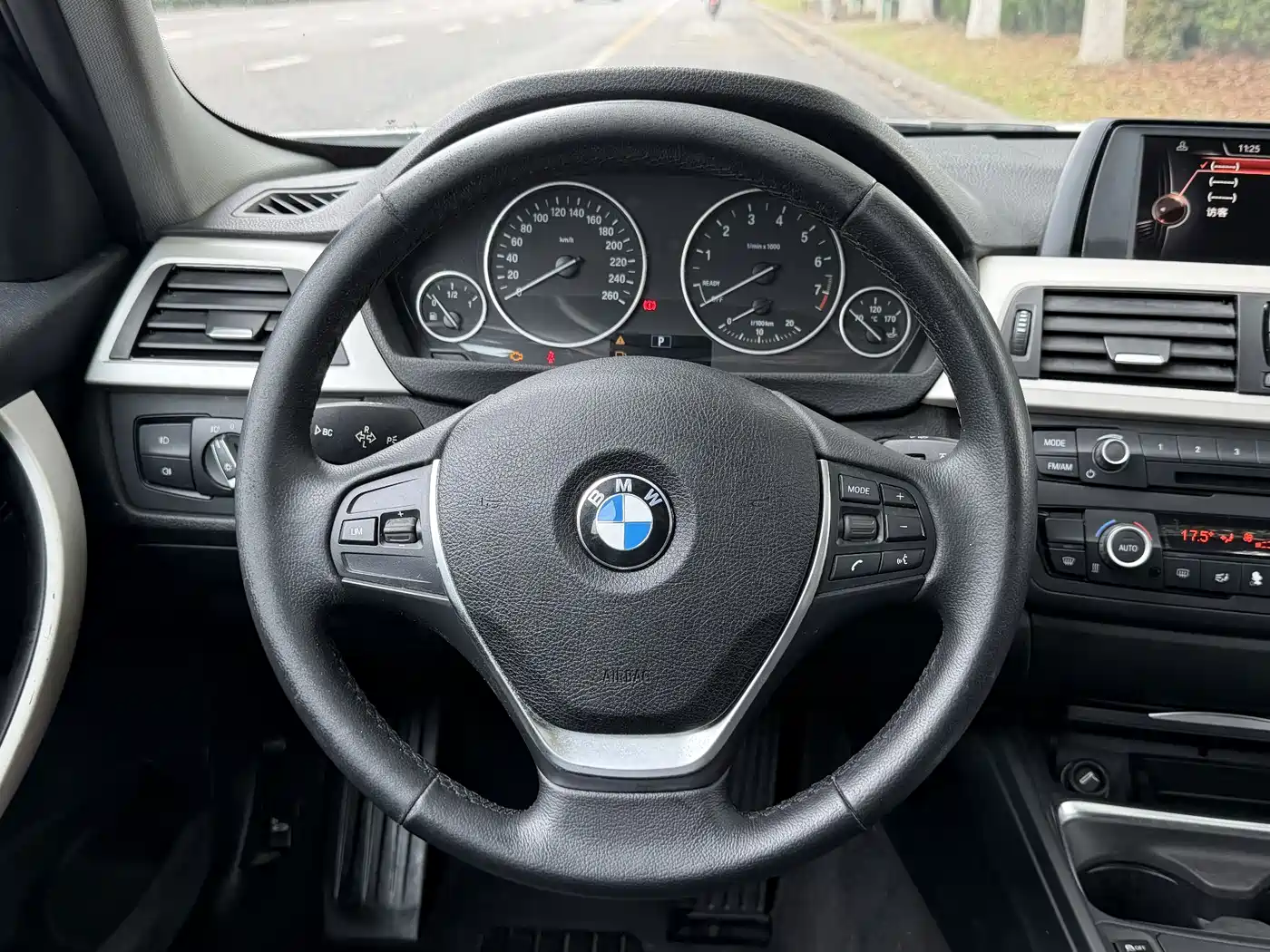 BMW 3 Series 2015 320Li Fashion фото 10
