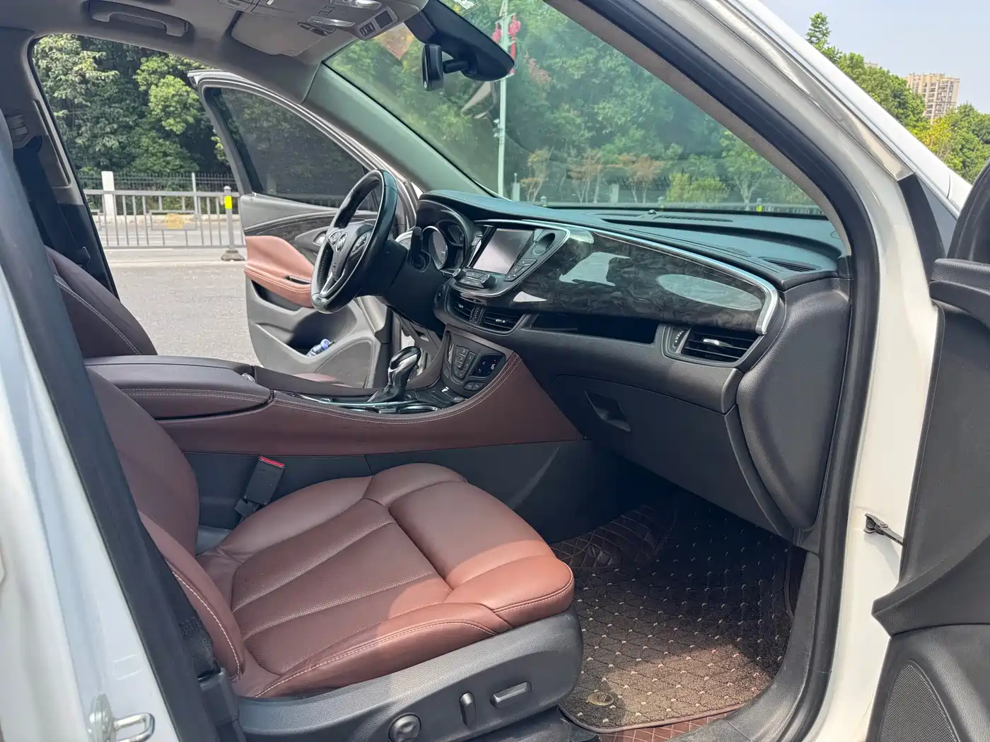 Photo 9 - Buick Envision Plus
