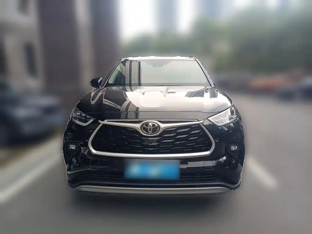 Photo 2 - Toyota Highlander