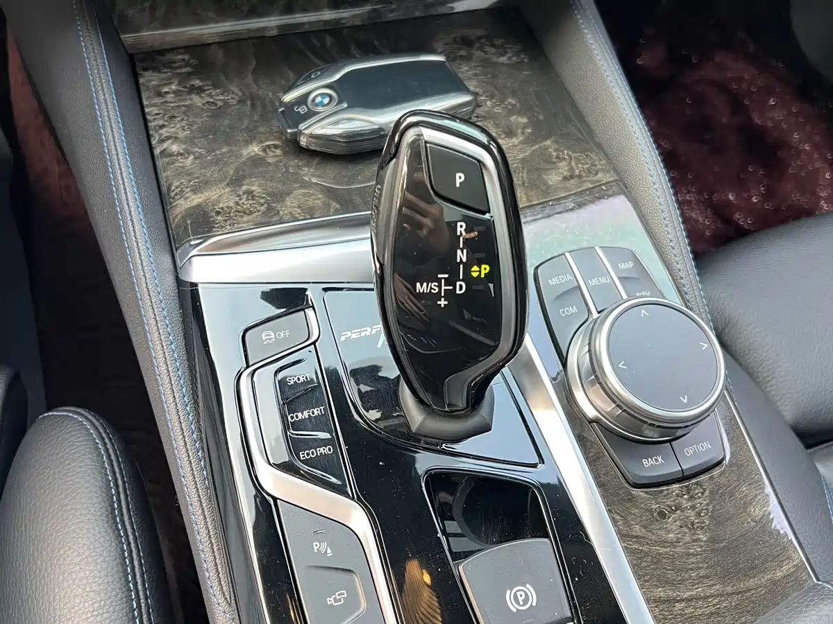 BMW 6 Series GT 2019 630i M Sport Package фото 9