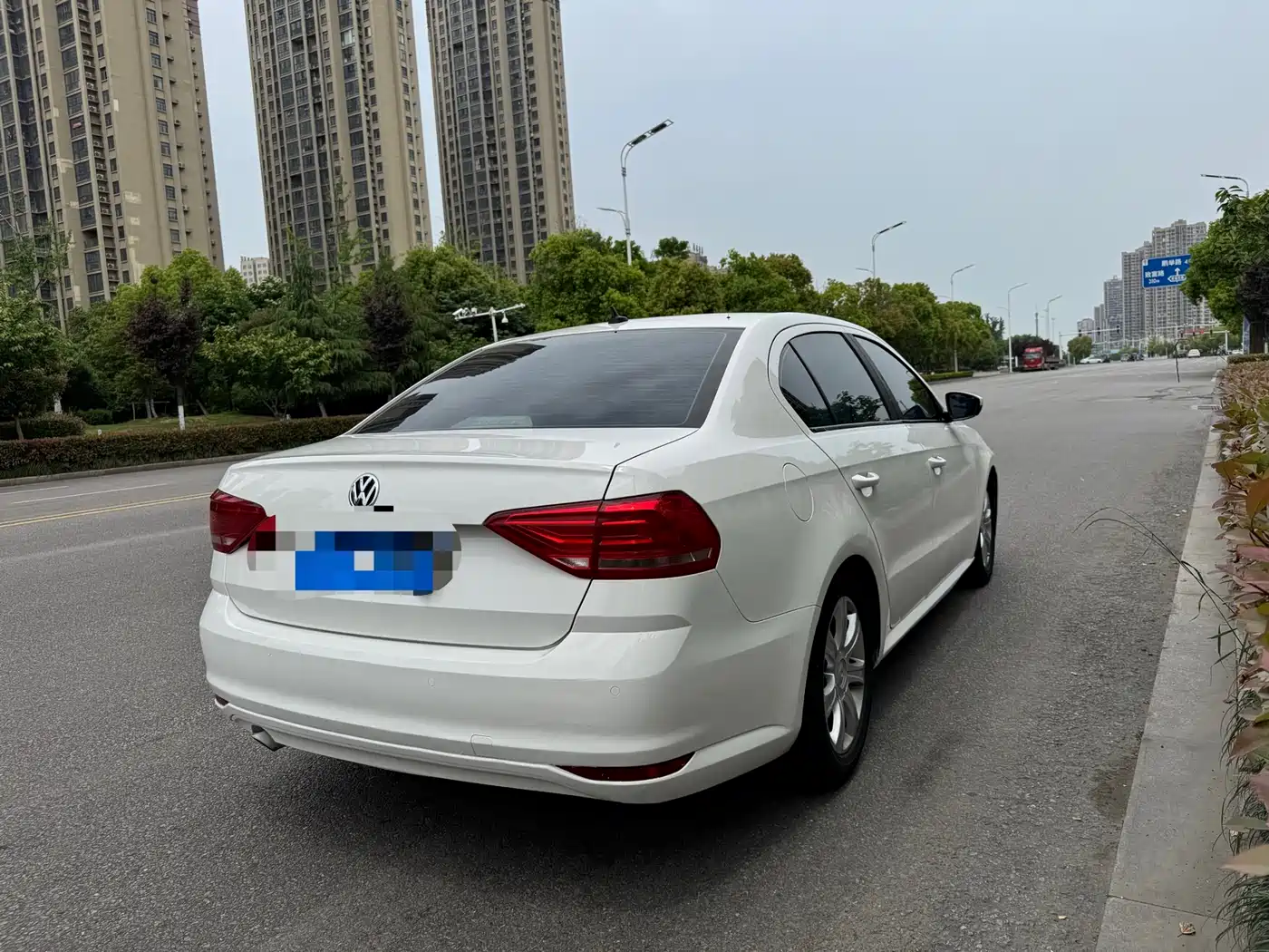 Volkswagen Lavida 2017 1.6L Automatic Trend Edition фото 6