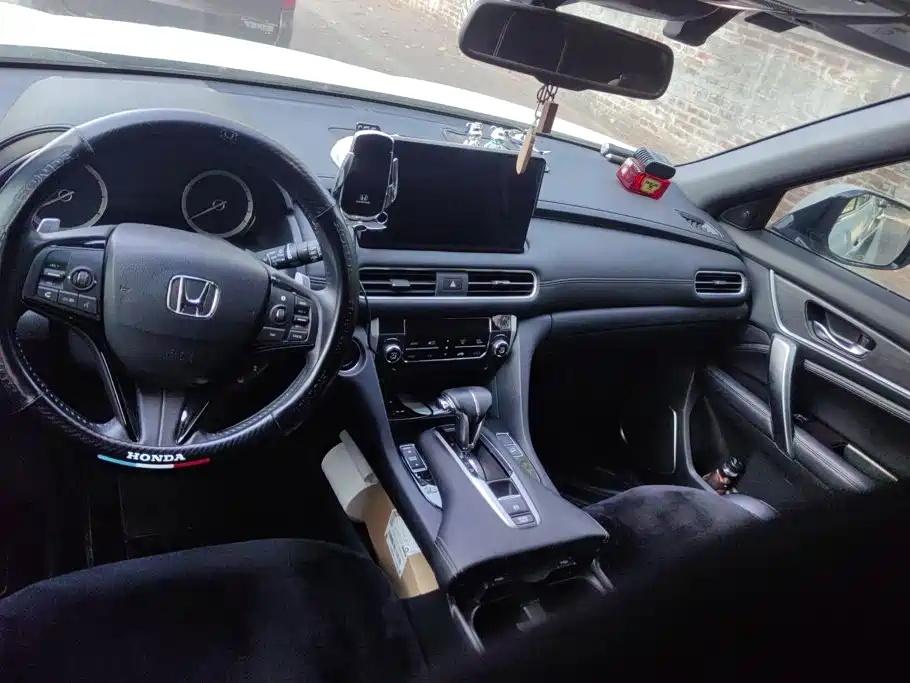 Фото 12 - Honda UR-V
