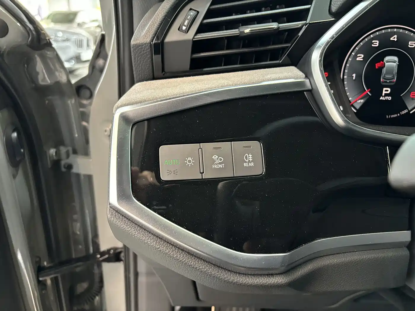 Audi Q3 2024 40 TFSI Fashion Sport фото 19
