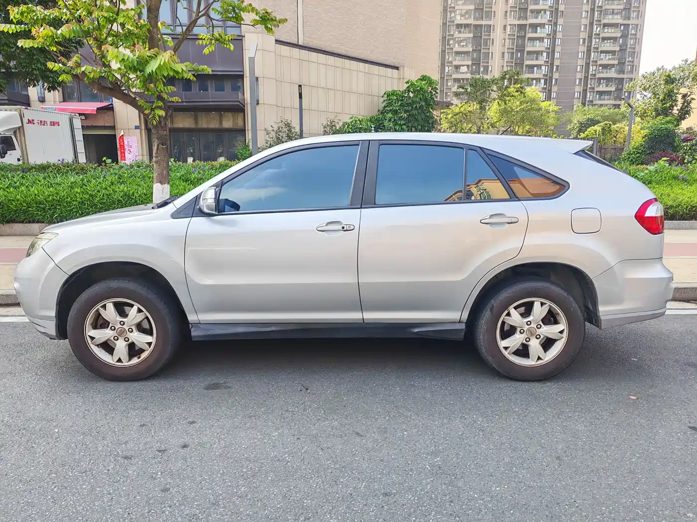 BYD S6 2014 Model 2.0L Manual Luxury 7-Seater фото 4