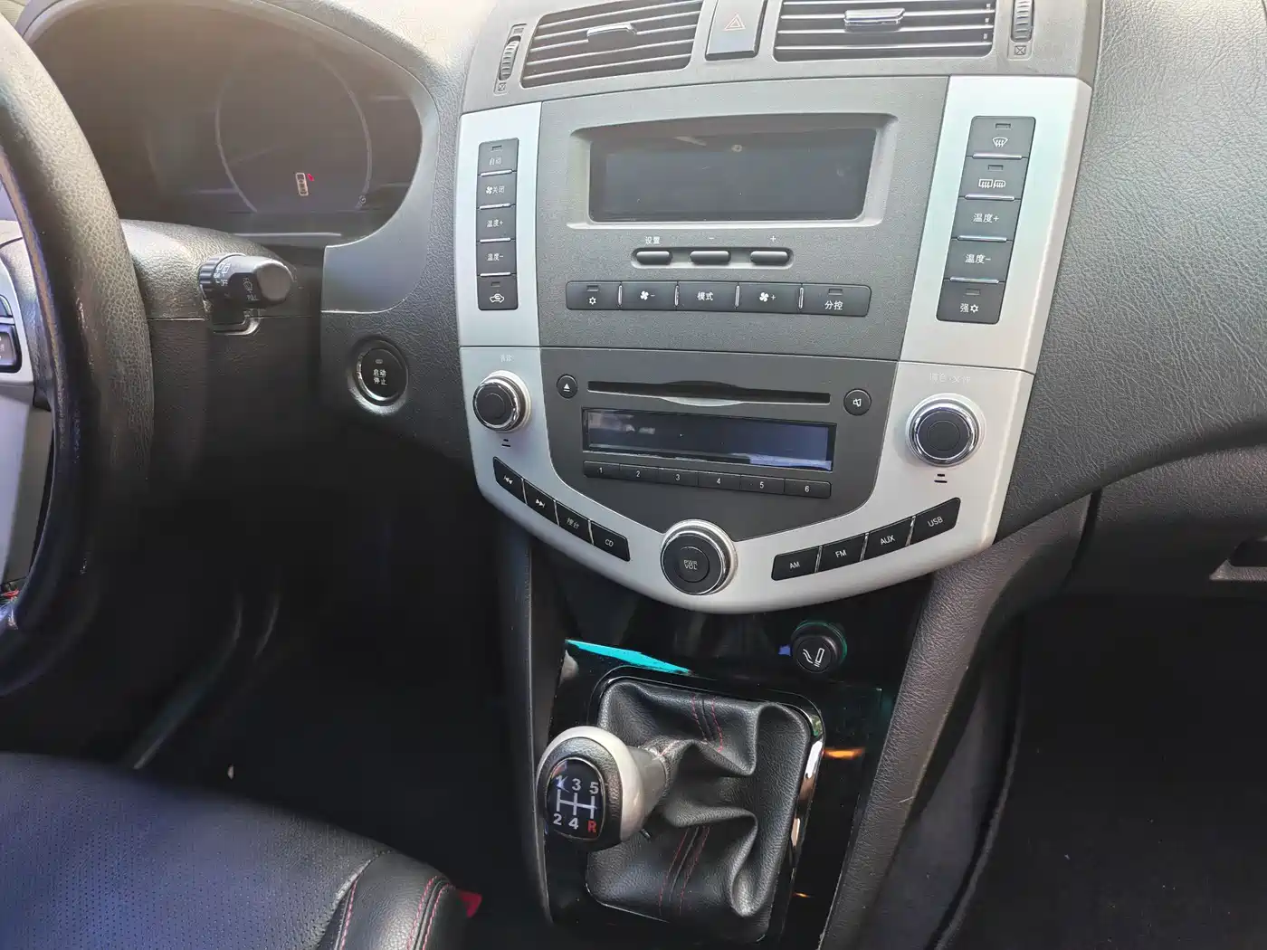 BYD S6 2014 Model 2.0L Manual Luxury 7-Seater фото 11