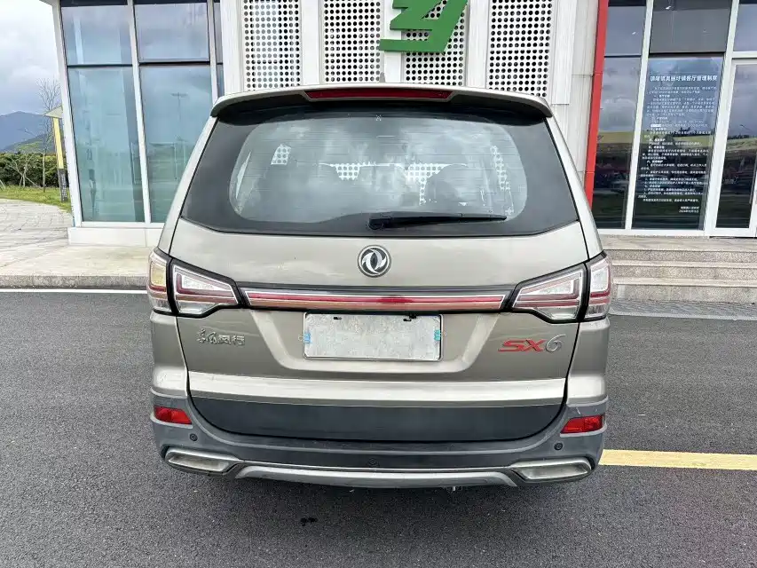 Dongfeng Fengxing Fengxing SX6 2017 2016 1.6L CVT Luxury