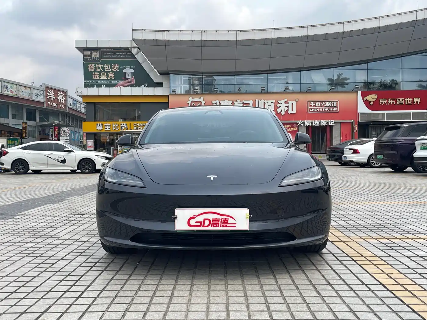 TESLA MODEL 3