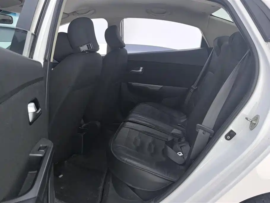 Kia K2 2015 Sedan 1.4L MT GLS фото 11
