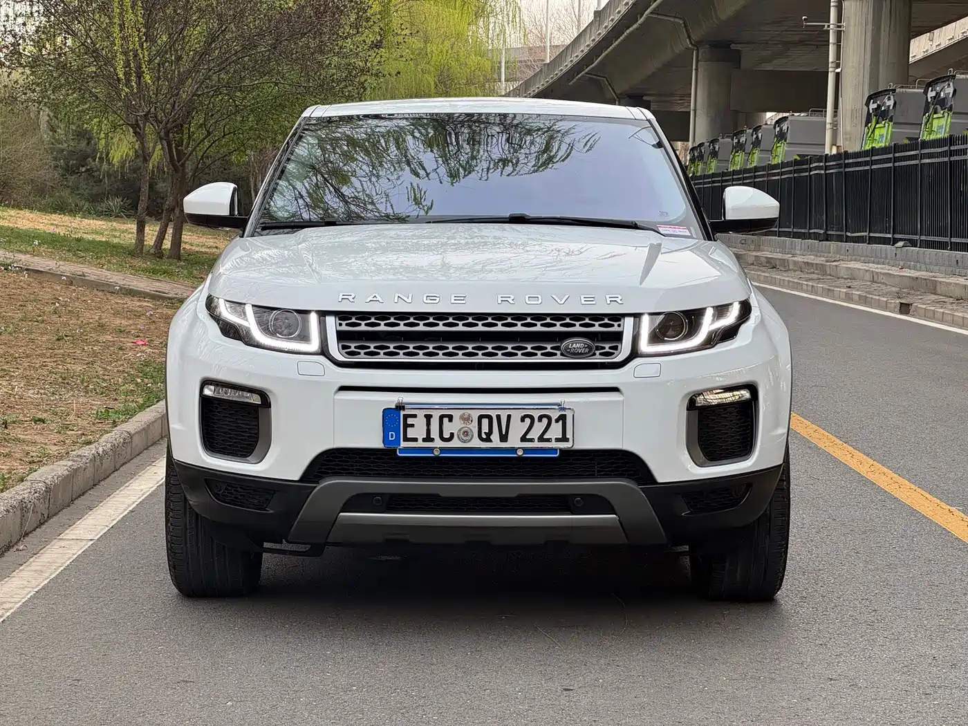Land Rover Range Rover Evoque 2017 2.0T SE Smart Shine Edition фото 2