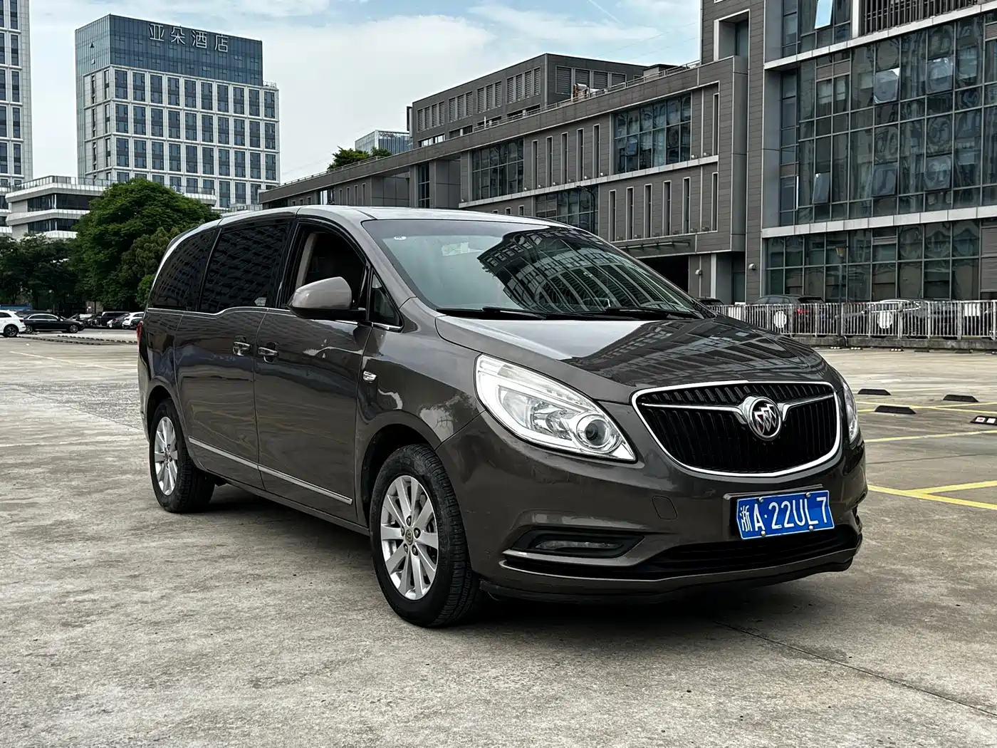 Buick GL8 2017 25S Luxury China V фото 3