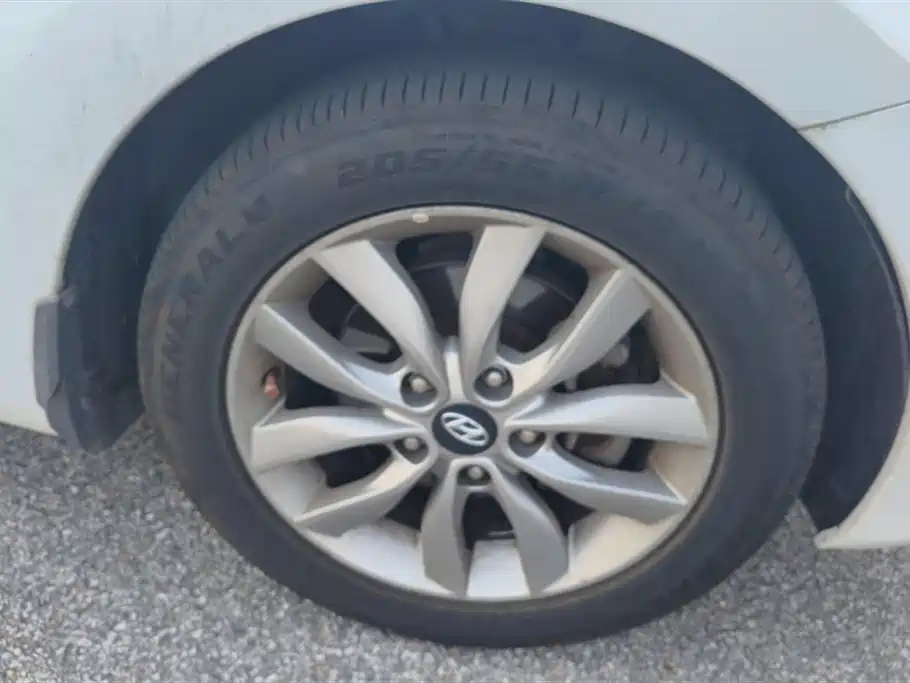 Hyundai Langdong 2015 1.6L Auto Trend фото 6