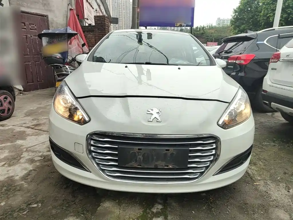 Peugeot 308 2014 Model Joy Edition Classic 1.6L Automatic Superior Style фото 3