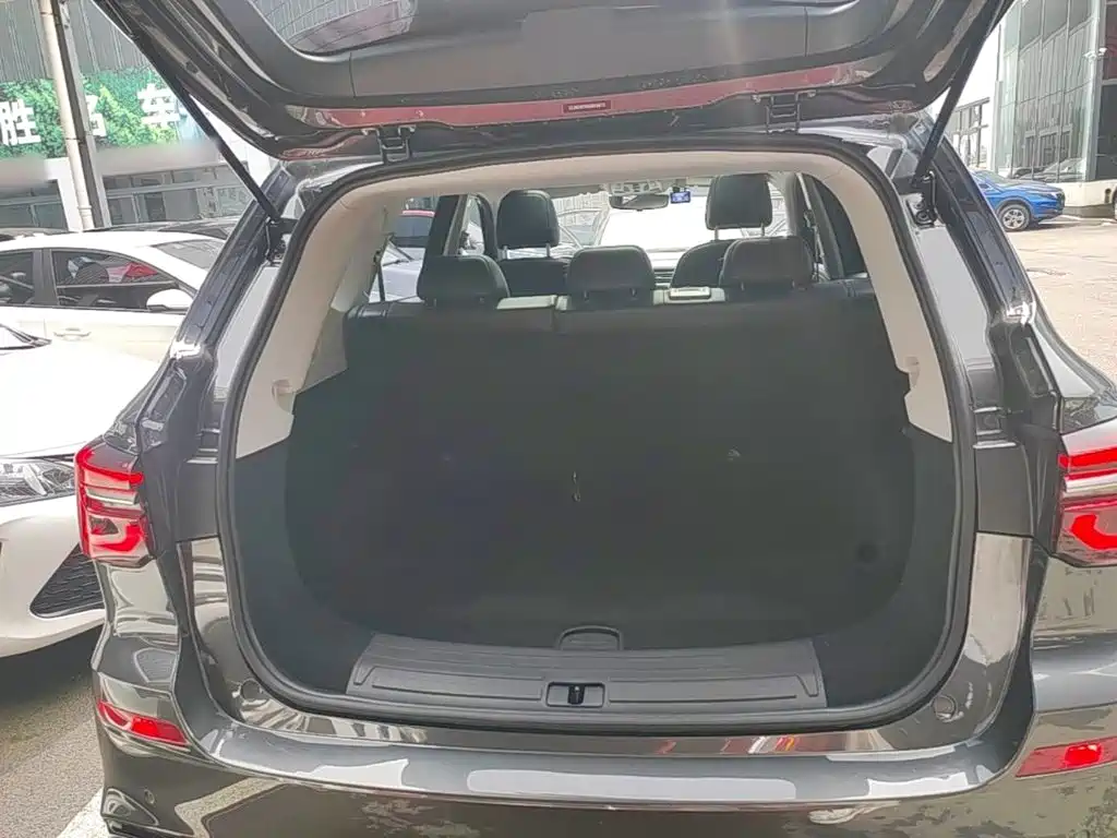 Roewe RX5 2025 2025 PLUS 330TGI Auto Trend-Setting Smart Edition