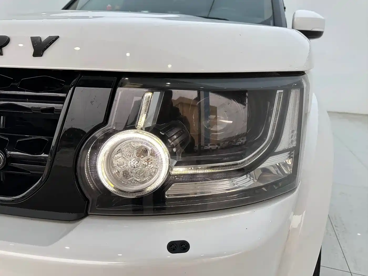 Land Rover Discovery 2015 3.0 SDV6 HSE Diesel фото 10